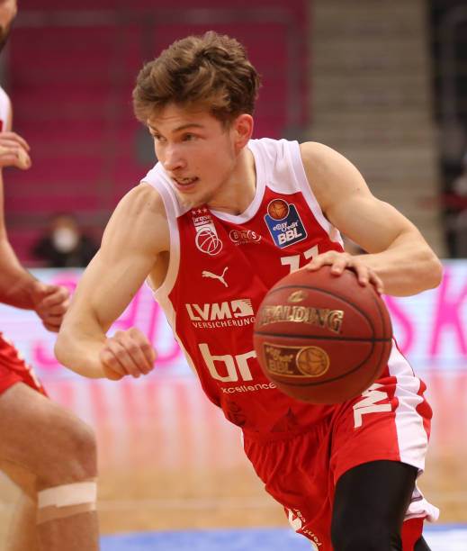 开场上纵深 开场上纵深