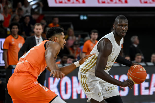 通过严密轮 通过严密轮